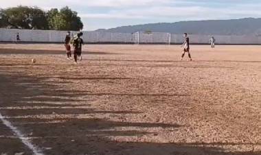 Portezuelo: Un jugador le pegó al árbitro del partido por sacarle una tarjeta