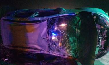 Ex ruta 38: volcó una camioneta en la que se transportaban ocho personas