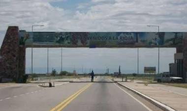 Entre La Ríoja y Córdoba: Evadieron un control, la policía los persiguió y los alcanzó cerca de Serrezuela