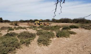 Continúan con los trabajos de desbarres en el interior