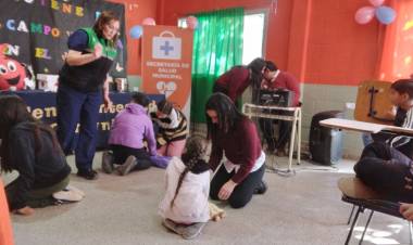Chepes: estudiantes y docentes del ISFD, participaron de un taller de RCP en el C.I.C.