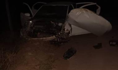 Jóvenes que se trasladaban en un automóvil sufrieron un siniestro vial en Malanzán
