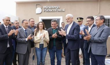 Ricardo Quintela, y Claudio Saúl, inauguraron la Oficina de Fiscalía en la ciudad de Chepes para brindar un servicio de justicia a toda la comunidad