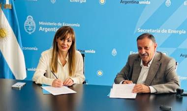 El gobernador Quintela acordó una ampliación del financiamiento para la obra del Gasoducto Productivo Patquía-Chilecito