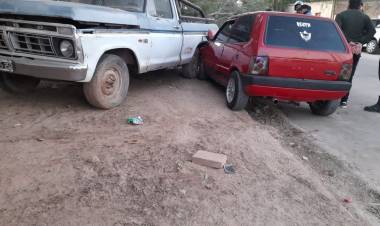 Chepes: Siniestro vial: Peatón atropellado y vehículo estacionado afectado