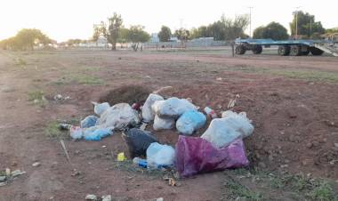 Chepes: ¿Inicio de un micro basural en pleno centro?