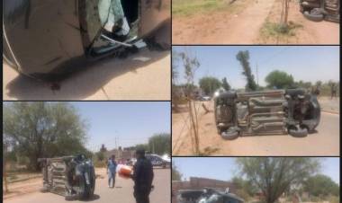 Villa Unión: manejaba alcoholizado, perdió el control, chocó contra un poste de alumbrado y volcó