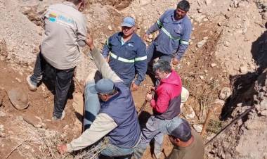 Despliegan importante operativo para mejorar la situación hídrica en Chepes y Chamical