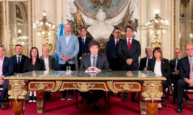 Milei en Cadena Nacional: "Empezamos el camino de la reconstrucción"