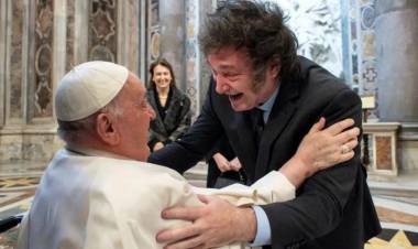 Milei le obsequiará al Papa una carta de acreditación a Alberdi y un cuadro de Mama Antula