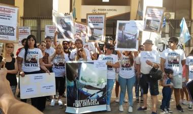 La familia del camionero asesinado en Valle Fértil protestó en Tribunales: "Fue gatillo fácil"