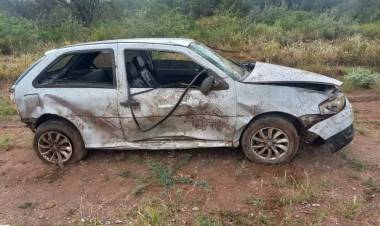Accidente fatal en cercanías a Olta: un joven perdió la vida luego de perder el control del auto y volcar
