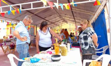 Semana Santa 2024: Gran concurrencia en la Feria Artesanal Sabores Santos