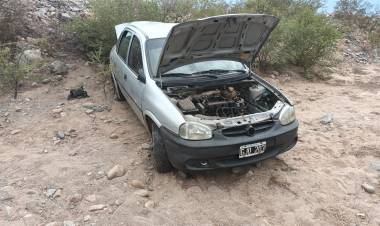 Perdió el control de su auto y volcó sobre Ruta N°12