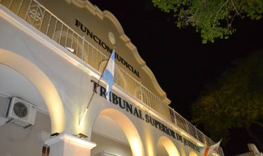 La Justicia aceptó el pedido de una menor de seguir en el seno de su familia y padre no biológico