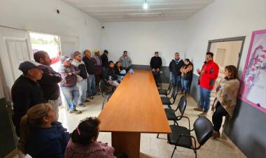 Reunion con vecinos de el totoral para implementar medidas de cuidado y distribución del agua