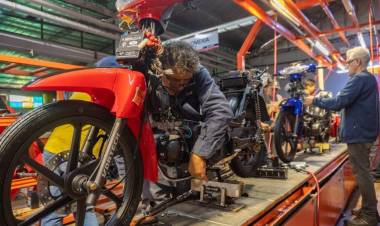 Ledlar reactivó la planta de producción y proyecta fabricar 1.500 motocicletas mensuales