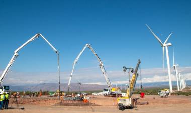 Quintela visitará el Parque Arauco al completarse las 100 bases para la generación de energías limpias