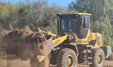 Nivelación de calles y limpieza de sitios baldíos en nuestra ciudad