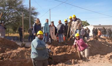 Quintela constató el avance de la obra Anillado Sur, que busca solucionar la distribución de agua en el sur de Chepes