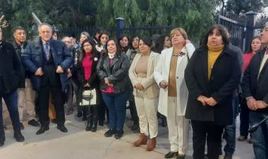 ISFD En Lengua, Literatura, Historia y Matemática: Imposición de nombre Esmeralda Fernandez Zarate de Aguilar