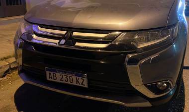 Un conductor en estado de ebriedad se dio a la fuga, luego de protagonizar un choque