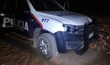 Chepes: Un móvil policial chocó contra una vaca