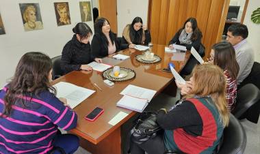 Firma de Convenio: Se gestionaron becas para los mejores promedios de las escuelas secundarias