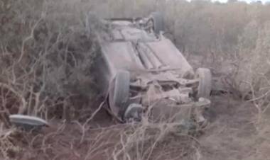 Al sur de Chepes: Vuelco de un automóvil sobre Ruta Provincial N°29