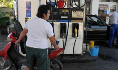 Ya rige la prohibición de vender combustible a vehículos sin patente