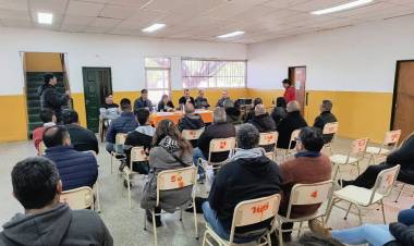 BoCaDe: “Chachos”: Asesores financieros brindan charla informativa a comerciantes locales