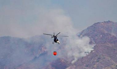 El incendio se encuentra controlado pero activo en el perímetro suroeste