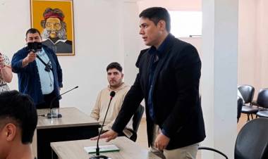 Chepes: tomaron juramento de la Constitución de La Rioja al concejal Cortez