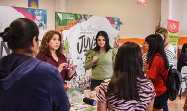 Comedor Estudiantil: Jóvenes se informan y vacunan contra el dengue en una jornada integral de salud