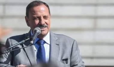 Quintela anunció que en octubre las y los trabajadores de la administración pública cobrarán su sueldo con aumento