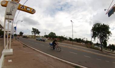 Desde el lunes, YPF baja el precio de los combustibles hasta 3,2% y queda entre los más baratos de la región