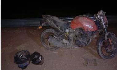 Conductor en grave estado tras perder el control de su moto en Ruta 38