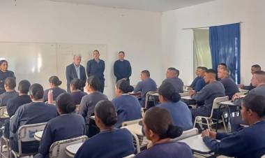 Chepes: Conversación con los estudiantes de la Escuela de Cadetes 