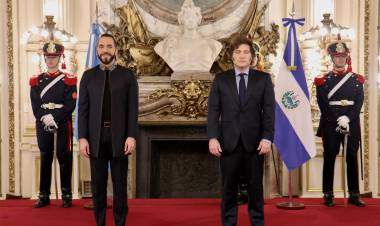 Milei mantuvo una reunión bilateral con su par de El Salvador Nayib Bukele