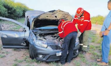 Mujer protagonizó un vuelco y sólo presentó lesiones leves