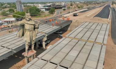 Avanza la rotonda del Chacho y continúan los trabajos en los barrios de La Rioja