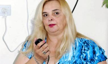 Chepes: Vecinos piden imponer el nombre de la “Dra. Ana María Valles” a la plaza del B° 53 Viviendas