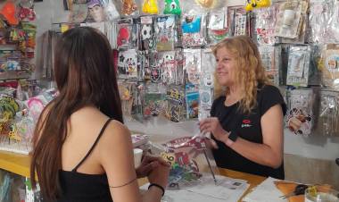 Empleo y Comercio: Capacitación a beneficiarios del programa fomentar empleo