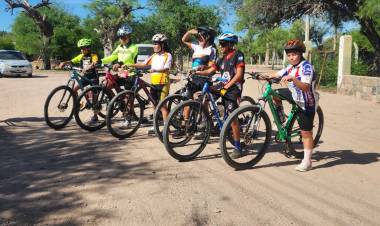 Desde Villa Chepes hasta La Calera se realizó el circuito homenaje MTB a Gastón Carrizo