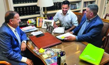 El Gobernador anunció obras de asfaltado para Malanzán