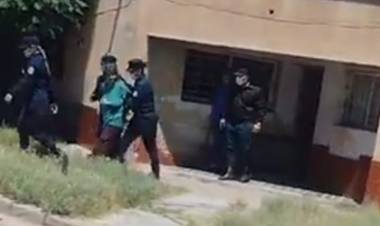 Allanamiento en Chepes: Detienen a una mujer y trasladan a un hombre y sus hijos al hospital