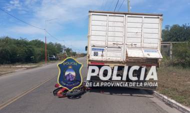 Olta: Motociclista chocó con un camión estacionado y debió ser trasladado
