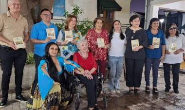 La Asociación Riojana de Colectividades presentó la primera antología de colectividades