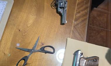 Allanamiento en el centro de La Rioja: secuestran armas de fuego y municiones