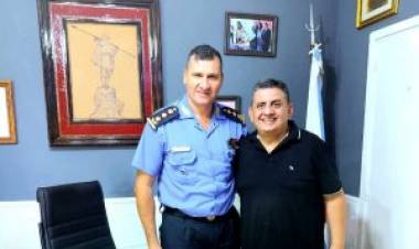 Ulapes: El Intendente Uriel Vargas mantuvo una reunión con el Jefe de la policía